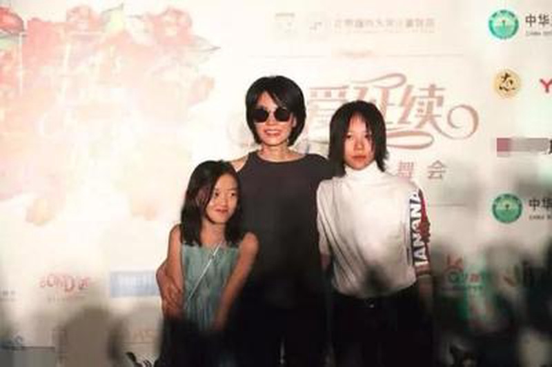 窦靖童
